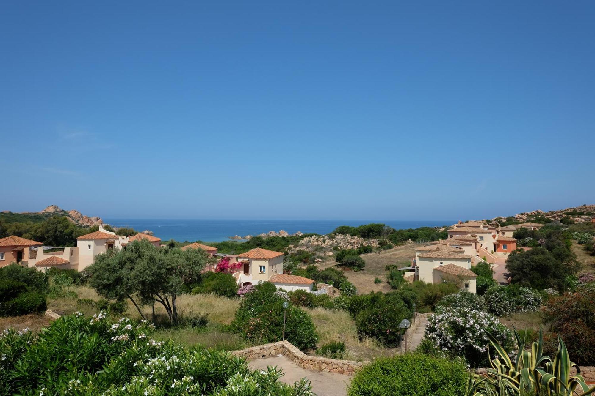Calarossa Sardinia Apartments Isola Rossa Extérieur photo